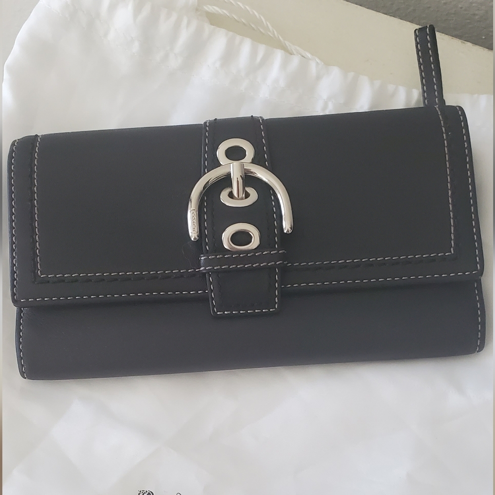 💥72 HOUR SALE💥Coach Black Vintage Soho Wallet!!!